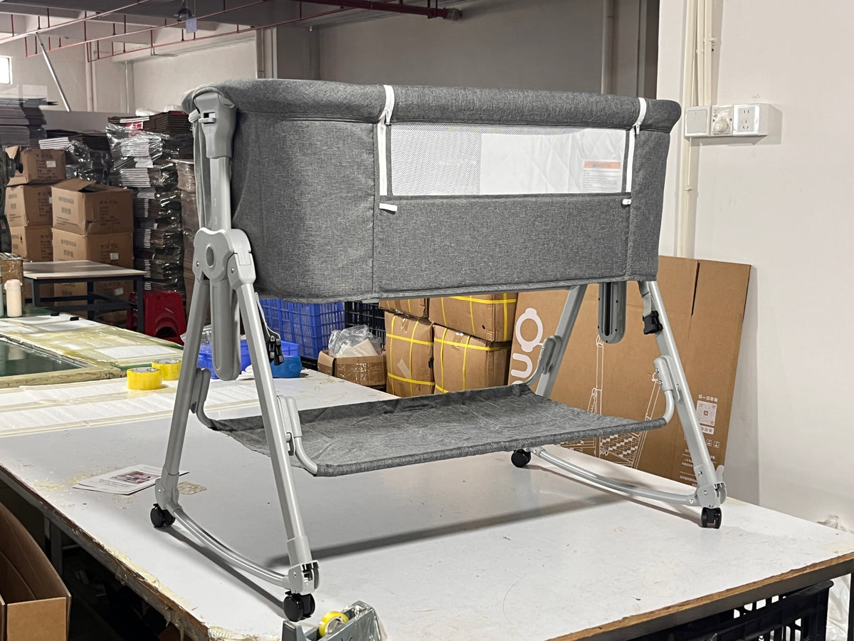 Vomeast Baby Bassinet with Wheels and Storage Basket,Khaki